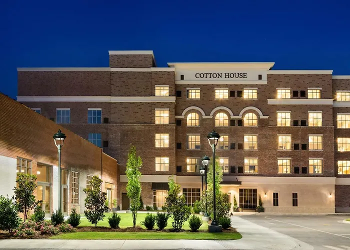 Discover the Best Hotels Near Cleveland Clinic Offering Shuttle Service
