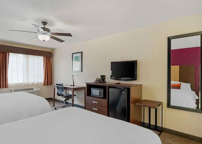 Top Hotels with In-Room Jacuzzi in Atlanta