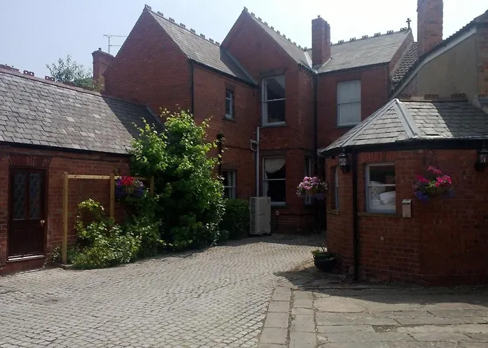 Top Ten Remarkable Hotels in Lincoln