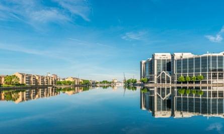 Morning in Millwall Outer Dock near Canary Wharf