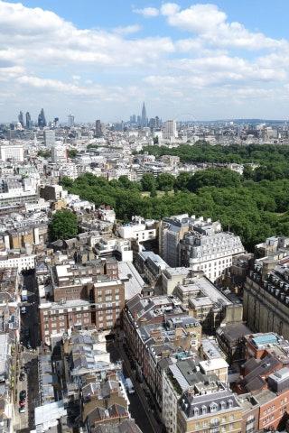 GALVIN AT WINDOWS    Greatvalue Michelinstarred French food on Mayfair's Park Lane  Bizarrely there's a shortage of...