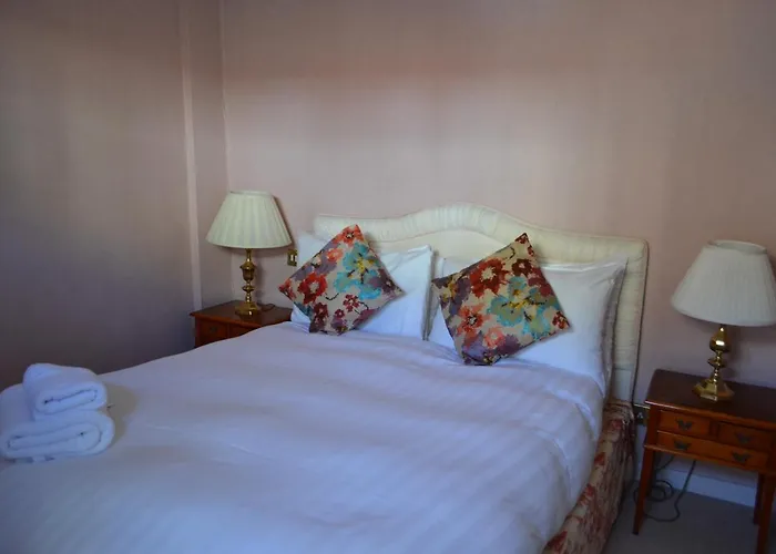 Top-Rated Hotels in Guildford for Your Memorable Stay