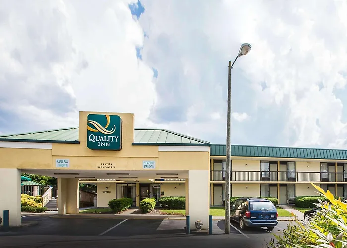 Best Hotels Near UW Madison Hospital