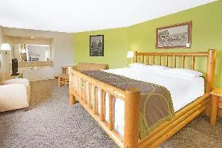 Best Hotels in Davenport IA