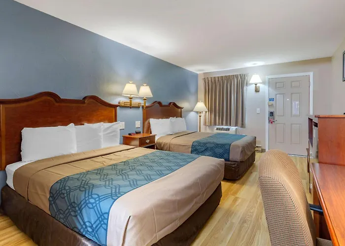 Top Accommodations in Sturbridge, Captivating Massachusetts