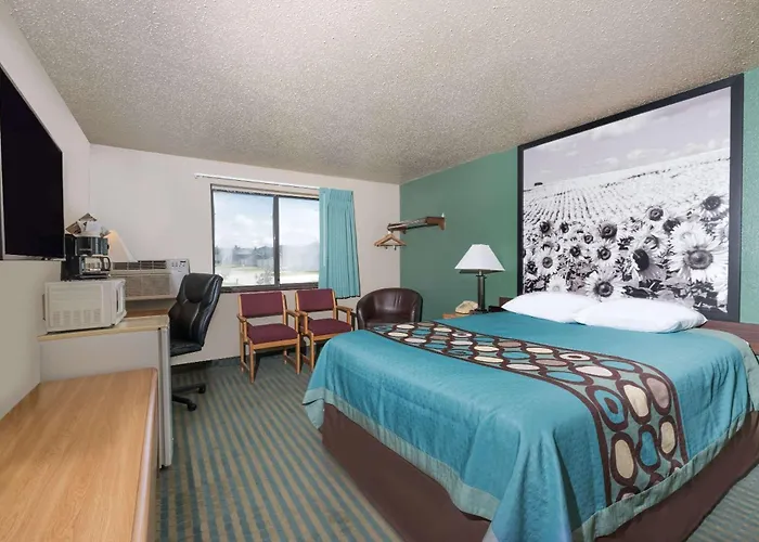 Top Hotels in Devils Lake ND for Nature Lovers