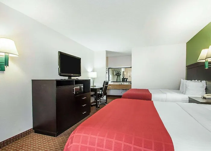 Top Hotels in Savannah for Unforgettable Southern Charm