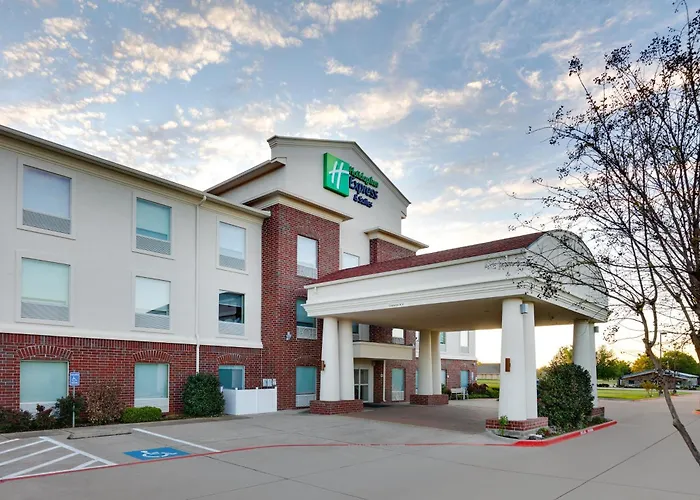 Top Hotels in Cleburne TX