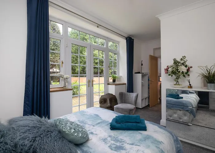 Top Hotels in Bedworth for Memorable Stays