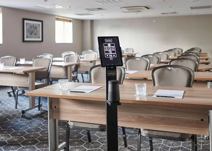 Best Hotels Near East Croydon Station