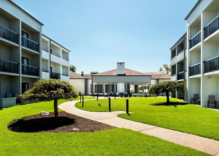 Top Hotels in Wallingford CT