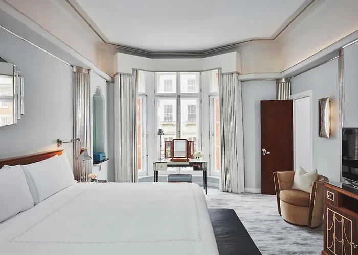 Top-Rated Nice Hotels in Central London