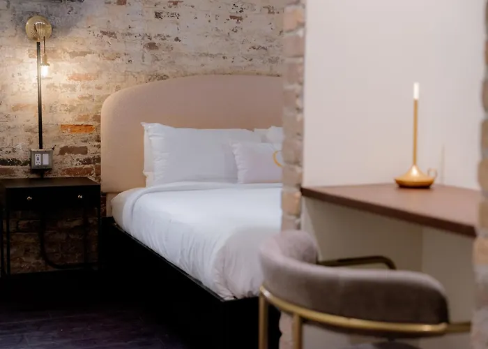 Top Hotels near Madison