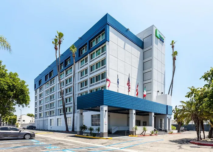 Best Hotels in Van Nuys for Your LA Adventure