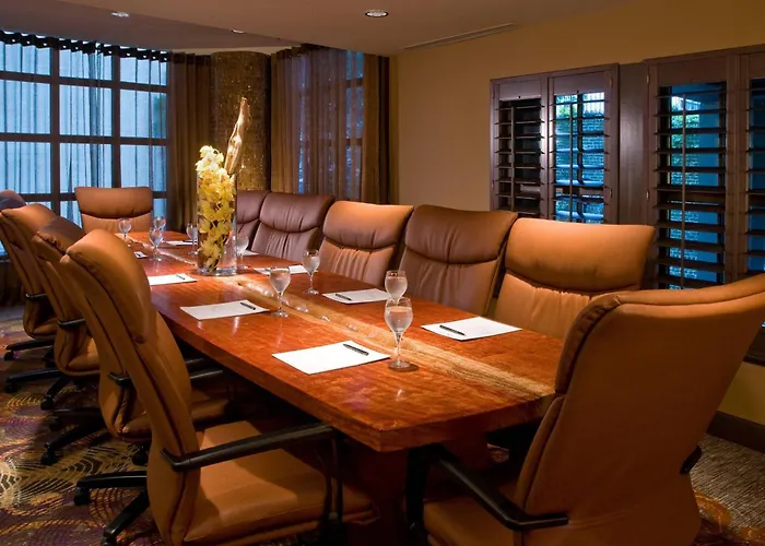 Top Hotels on Savannah's Iconic River Street