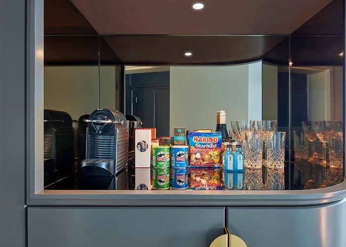 Top Hotels Close to London's Attractions