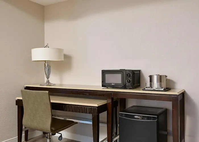 Best New York City Hotels with Airport Shuttle