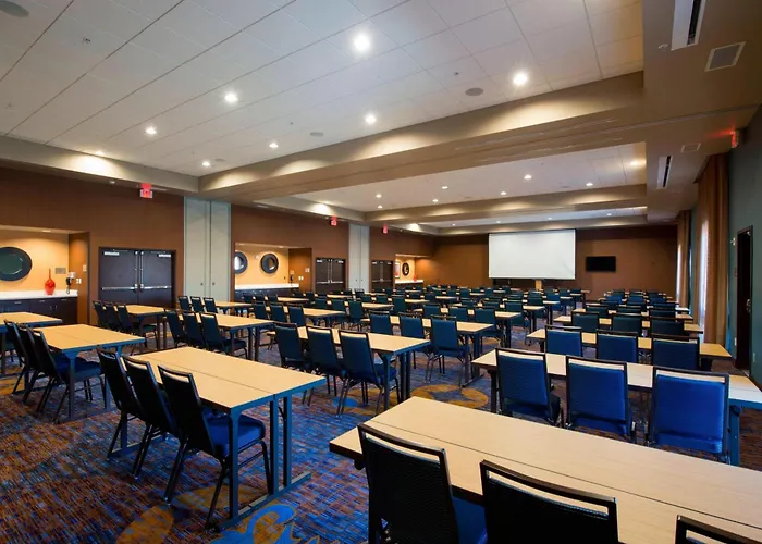 Best Hotels with Airport Shuttle in Columbus