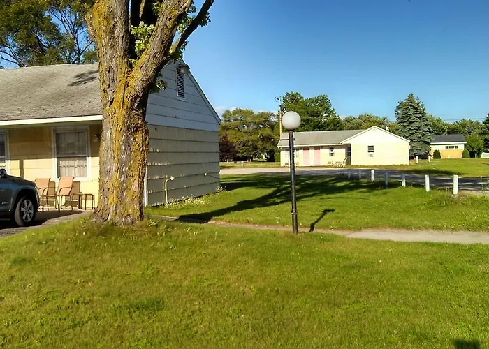 Top Hotels in Escanaba, Michigan