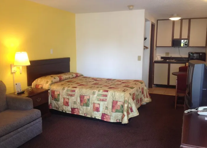 Best Hotels in Lebanon, Illinois