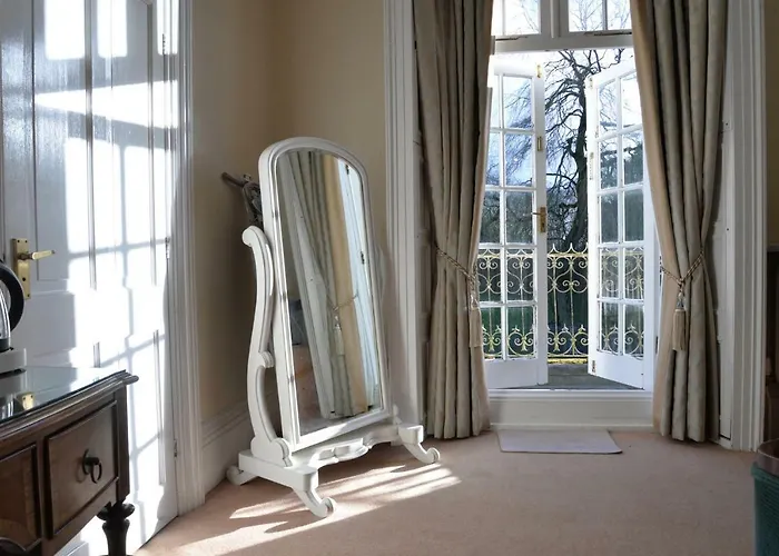 Top Cheap Hotels in Swindon for Memorable Stays