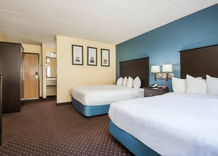 Best Hotels Near Eagle River, Wisconsin