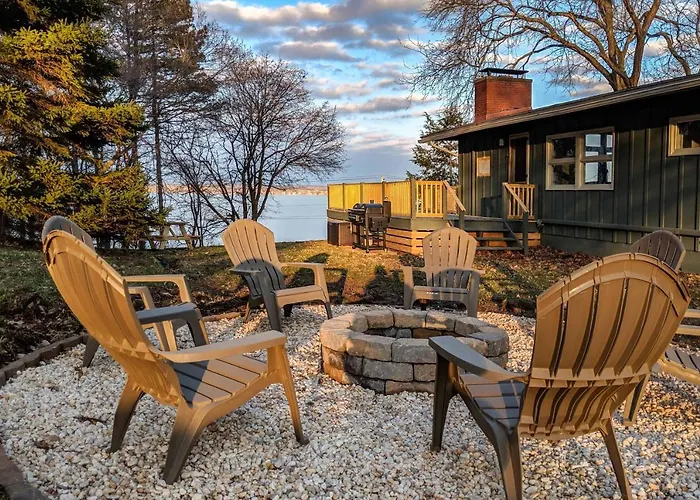 Top Seneca Falls Hotels for Unforgettable Stays