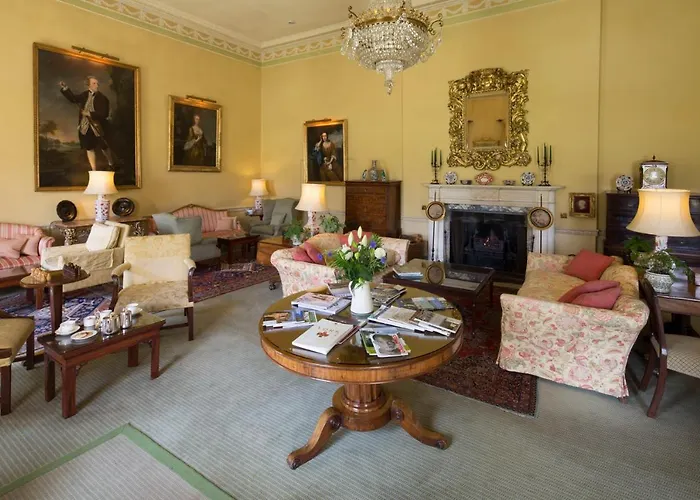 Top Hotels in York with Refreshing Pools