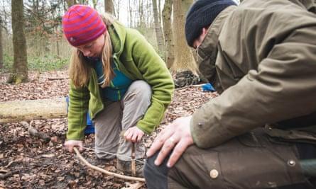 Firelighting on Woodland Ways’ Fundamentals course, Oxfordshire.